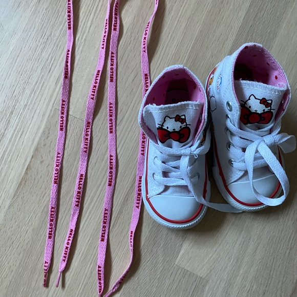 VERY RARE Converse Hello Kitty x Chuck Taylor All Star Canvas Hi 'White Size 5 - Picture 6 of 14